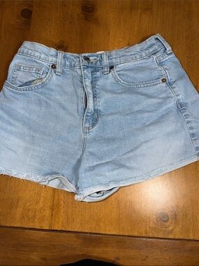 Universal Thread Light Wash Denim Shorts